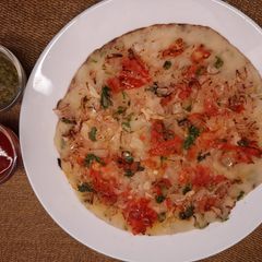 A picture of Sooji ka Uttapam.