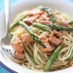 A picture of Salmon and Asparagus Pasta with Butter and Soy Sauce.