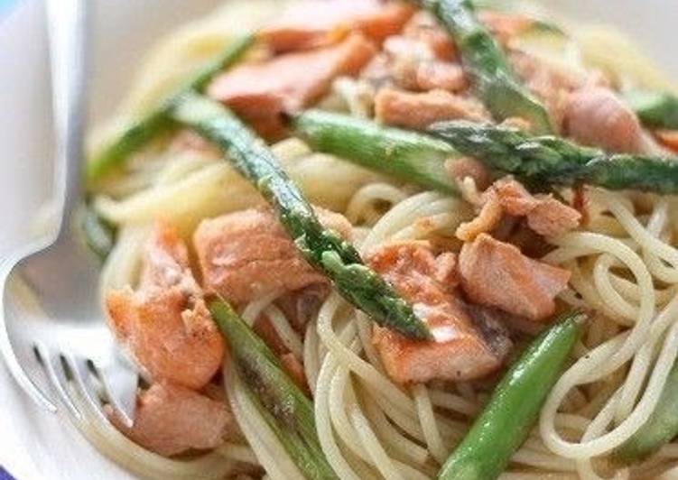 Salmon and Asparagus Pasta with Butter and Soy Sauce