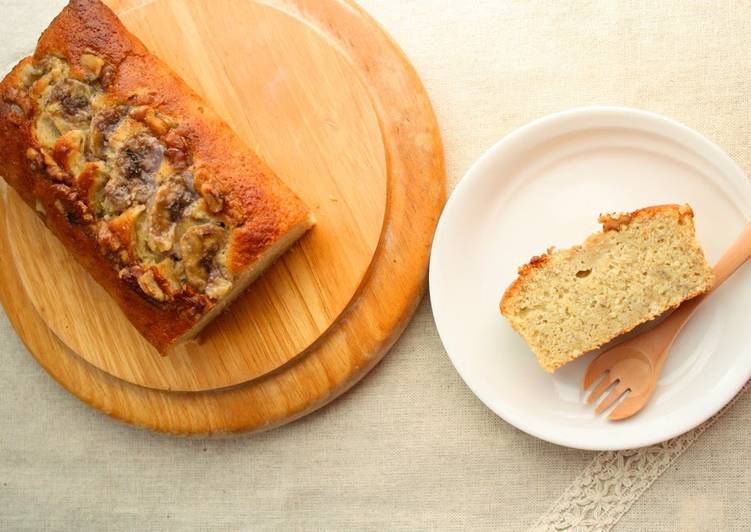 Moist Banana and Walnut Pound Cake