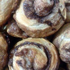 A picture of LAZY MOM CINNAMON ROLLS.