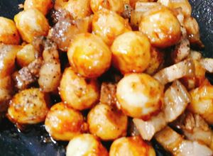 Hình của món Trứng cút chiên nước mắm.