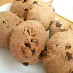 A picture of 100% Whole Wheat Raisin & Walnut Rolls.