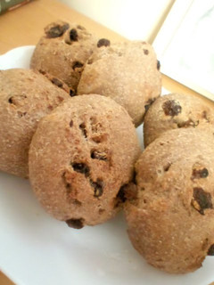 A picture of 100% Whole Wheat Raisin & Walnut Rolls.
