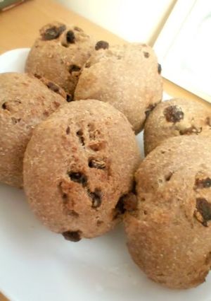 A picture of 100% Whole Wheat Raisin & Walnut Rolls.