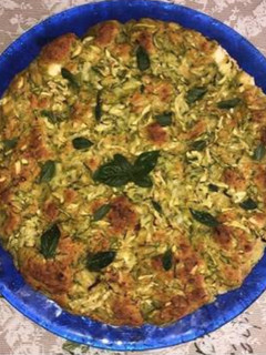 Foto di Torta salata senza glutine con zucchine, pesto e feta