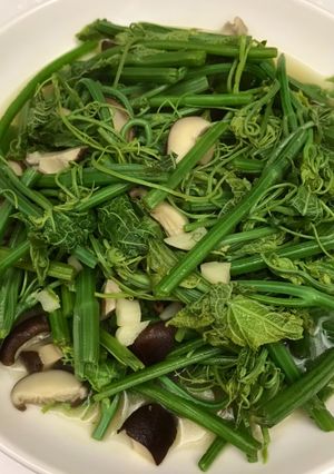 龍鬚菜蒜炒香菇 的食譜成品照片
