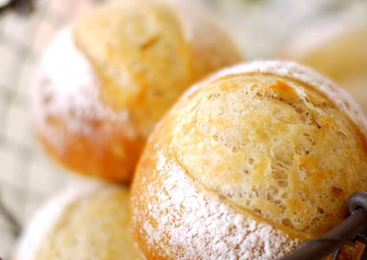 Hard Dinner Rolls with Black Pepper and Rosemary