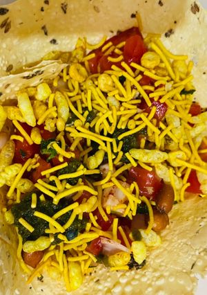 A picture of Papad bhel.