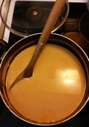 A picture of Pumpkin Soup - low calorie, super-easy.
