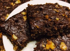 Una foto de Brownie de porotos negros