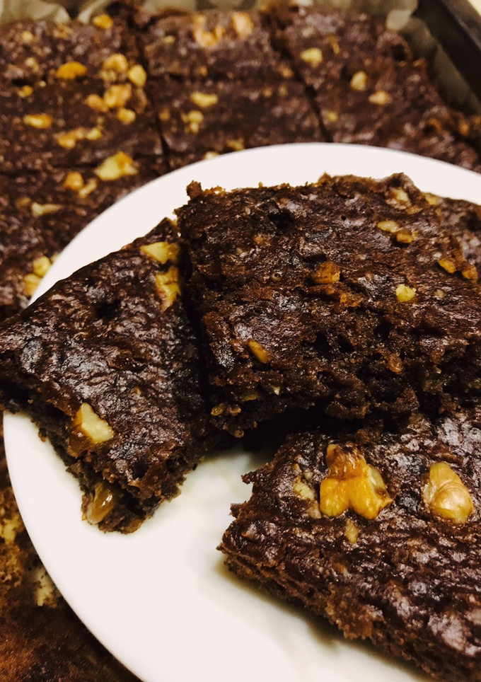 Una foto de Brownie de porotos negros