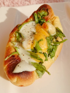 A picture of Spinach And Macadamia With Blue Cheese Sauce Breakfast.