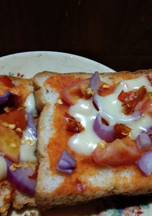 ব্রেড পিজ্জা (bread pizza recipe in bengali) রেসিপির প্রধান ছবি