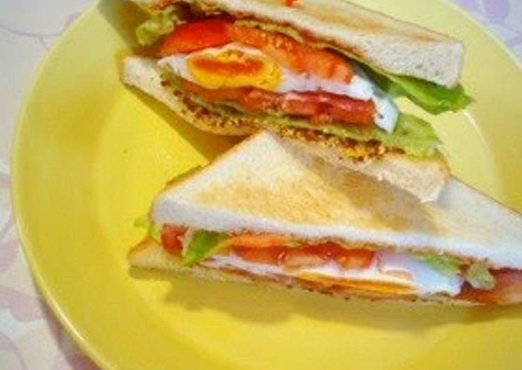 BLT Egg Sandwich