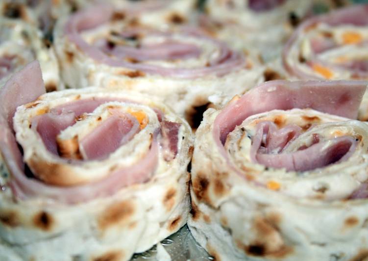 Steps to Prepare Homemade Sig&#39;s New Yorker Pinwheels