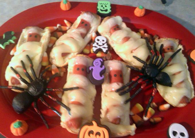 halloweenies mummies Recipe by Brenda M. Castillo - Cookpad