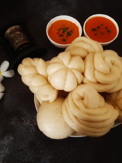 A picture of Tibetan Steam Buns or Ting momo.