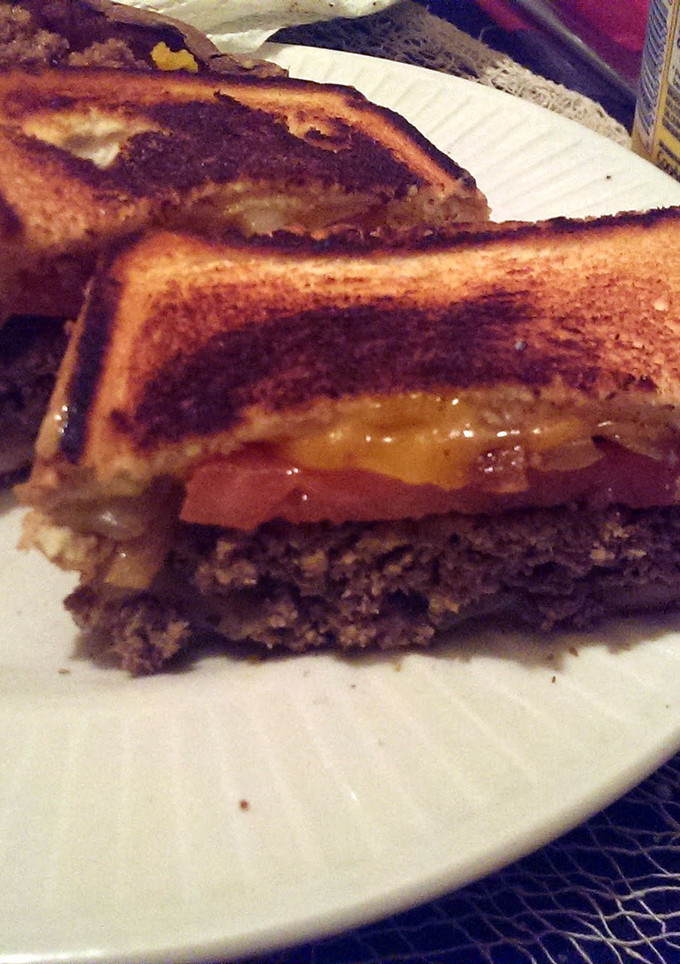 A picture of Ninis patty melts.