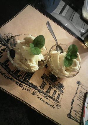 Una foto de Helado de durazno y leche condensada apto para celíacos