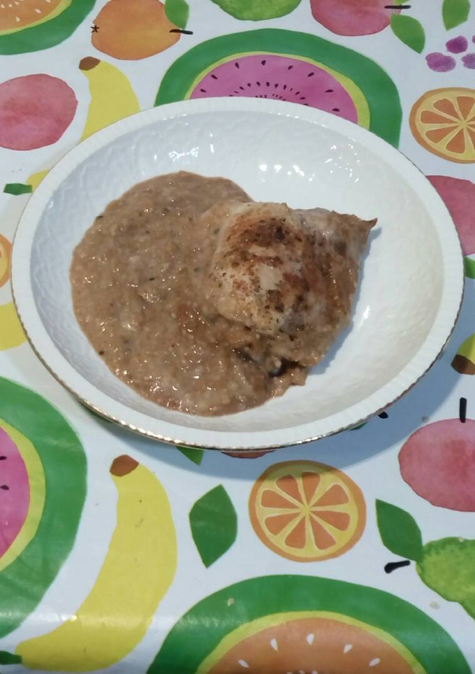 Una foto de Pollo con salsa de calabaza