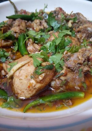 A picture of Balochi Chicken Karahi.