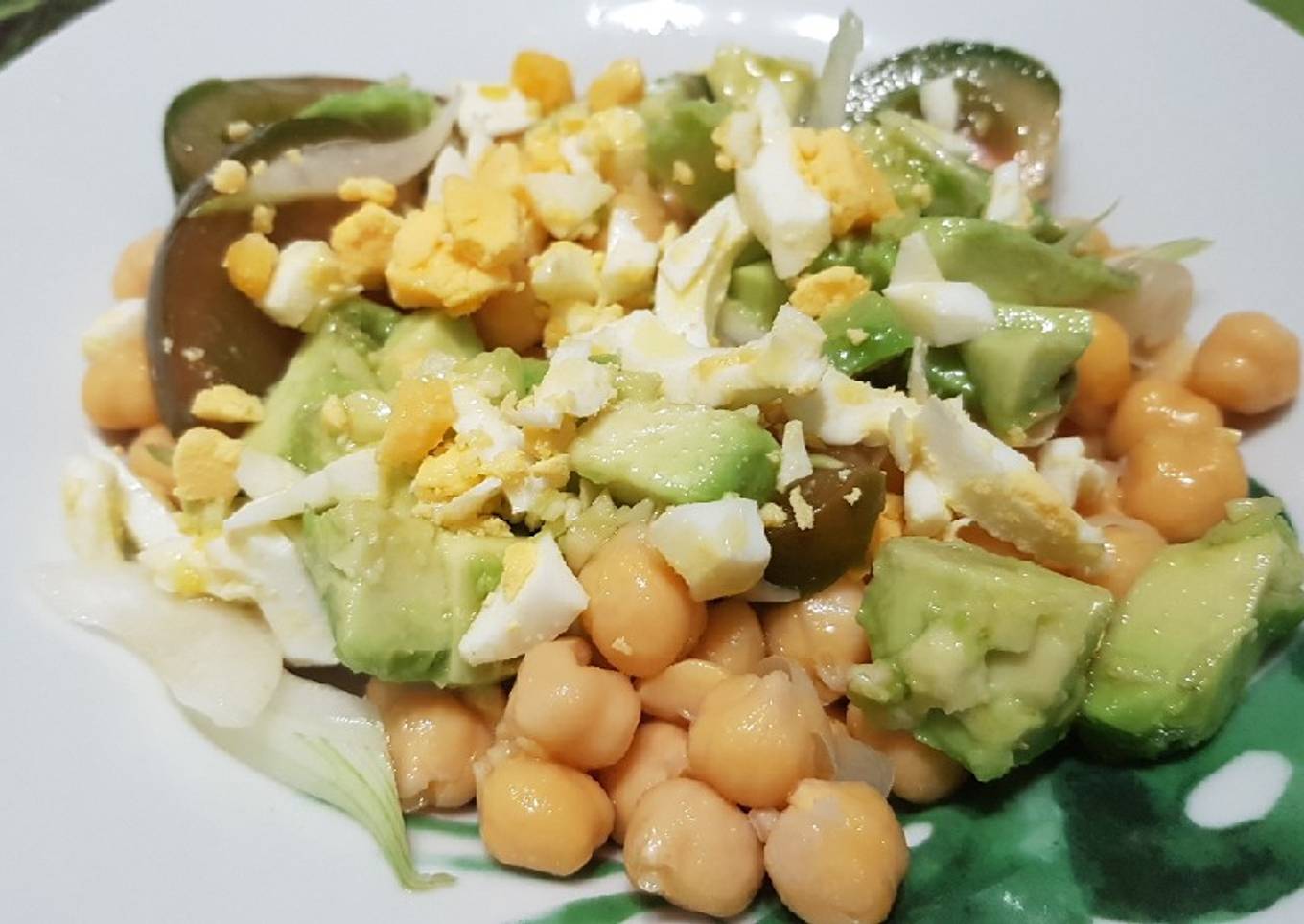 Ensalada de garbanzos y aguacate