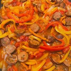 A picture of Sausage and Peppers.