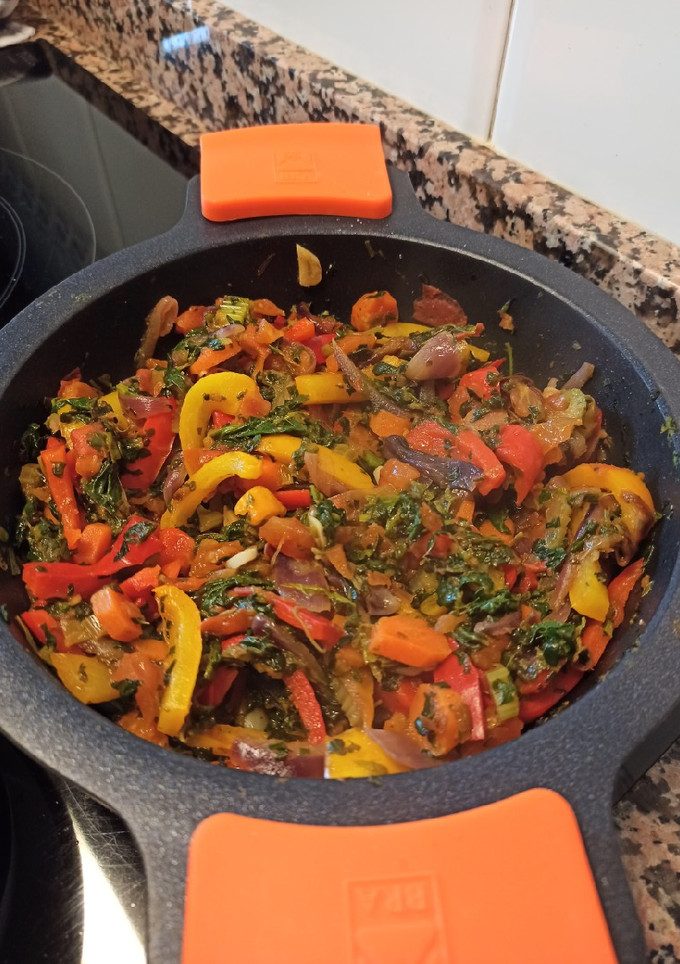 Una foto de Salteado de verduras de aprovechamiento