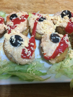 Una foto de Huevos rellenos en dos texturas