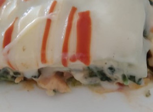Una foto de Lasaña de espinacas relleno de pollo y espinaca
