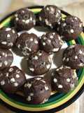 Muffins chocolatosos con chips de choco blanco