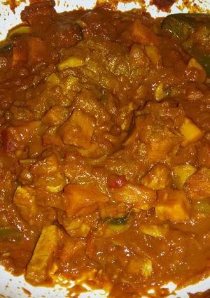 A picture of Chicken and mushroom curry.