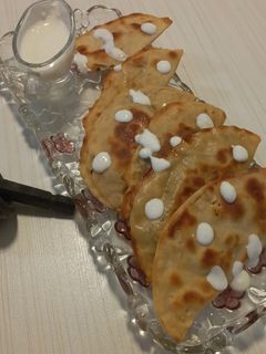 عکسی از دستور نان کلانه کردستان😍 و سس پنیری😉