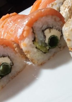 Una foto de Sushi con arroz doble Carolina