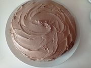 Una foto de torta de chocolate