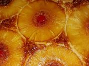 Una foto de bizcocho de piña natural