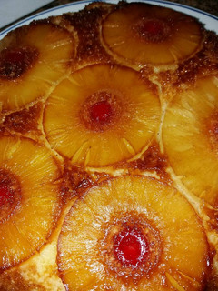 Una foto de Bizcocho piña volteado
