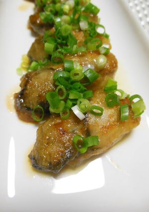 A picture of Stir-fried Oysters with Ponzu Sauce.