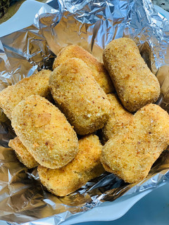 A picture of Potato nuggets.