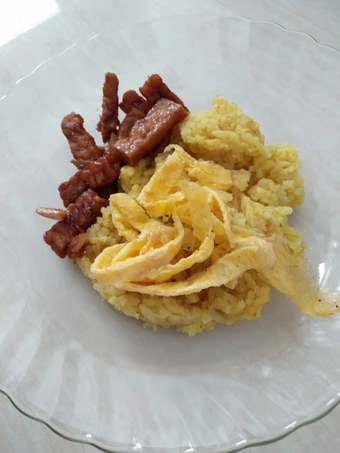 Langkah Gampang Menyiapkan Resep  Nasi kuning magic com super praktis no bumbu uleg yang Lezat Sekali, Enak