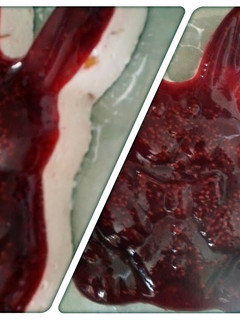 A picture of Tinklee's Raspberry and Peach Jello.