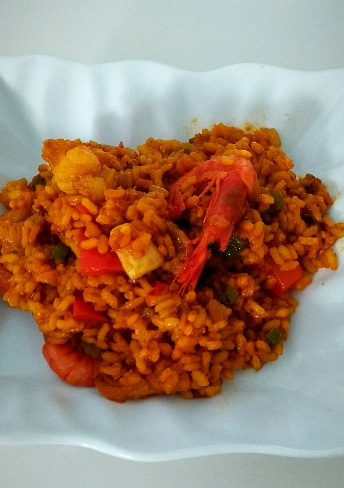 Una foto de Arroz con rape y gambas