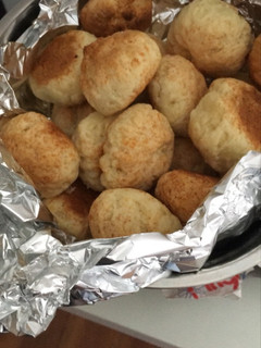 Una foto de Scones salados de queso fáciles, rápidos y ricos (15 minutos)