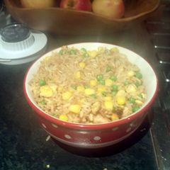 A picture of low - cal egg fried rice with chicken abd veg.