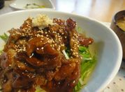 A picture of sake steamed pork