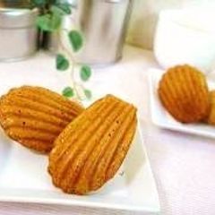A picture of Milk Tea Madeleine.