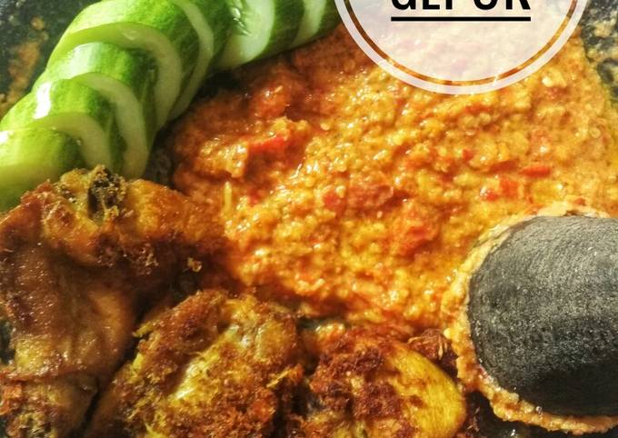 Ayam gepuk sambel mede