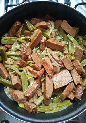 Una foto de Nopales con fajitas de res