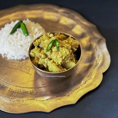 A picture of Aloo Posto.